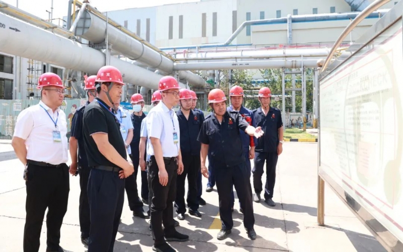 津南區(qū)委常委、常務(wù)副區(qū)長(zhǎng)楊陽(yáng)深入榮程鋼鐵集團(tuán)檢查指導(dǎo)安全工作