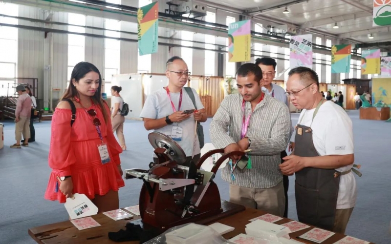 非遺市集開幕第二天！讓非遺走進(jìn)生活，“遺”起潮玩