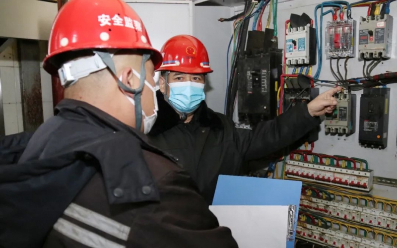 冬日生產(chǎn)，安全當(dāng)先！榮程鋼鐵集團(tuán)扎實做好冬季安全生產(chǎn)保障工作