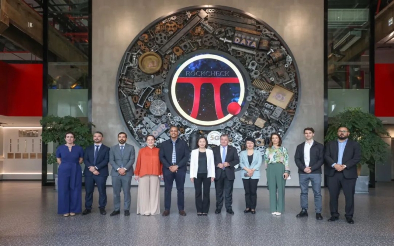 智利、哥倫比亞、尼加拉瓜、洪都拉斯駐華使館外交官一行到榮程集團(tuán)參觀交流