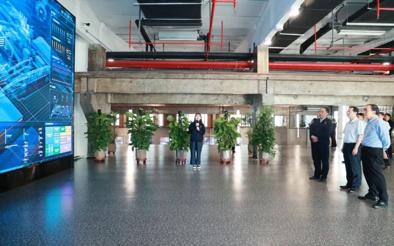 天津市政協(xié)黨組成員趙海山、副主席李劍萍一行到榮程集團(tuán)參觀調(diào)研