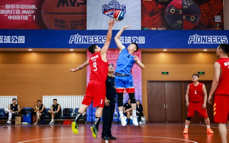 直擊超燃現(xiàn)場(chǎng)！榮程集團(tuán)第十四屆職工籃球賽第四個(gè)比賽日戰(zhàn)績(jī)播報(bào)