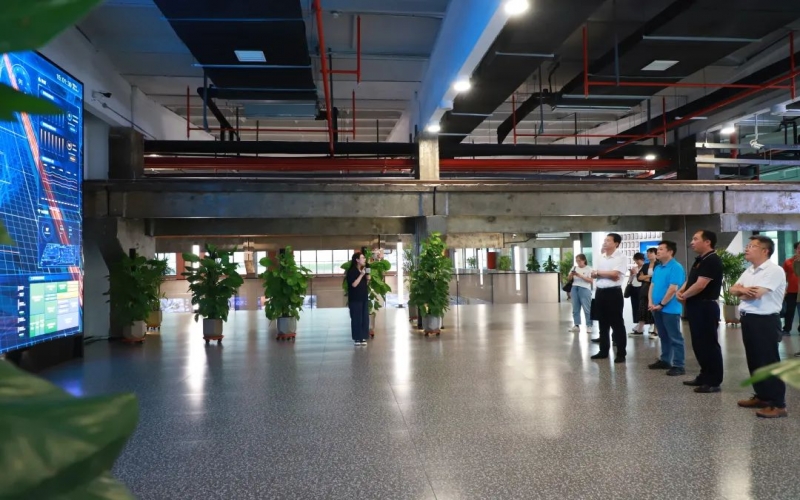 北辰區(qū)政協(xié)黨組成員、副主席李廣明一行到榮程集團(tuán)參觀調(diào)研