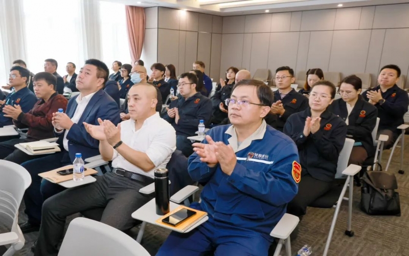 強(qiáng)化風(fēng)險(xiǎn)管控 提升防范意識(shí)！榮程集團(tuán)開(kāi)展風(fēng)險(xiǎn)管理現(xiàn)場(chǎng)培訓(xùn)